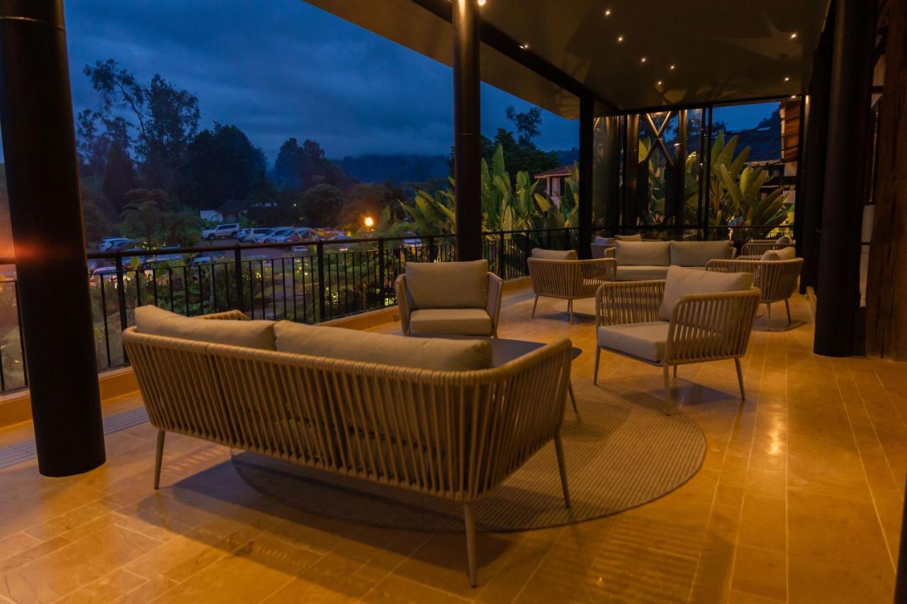 Termales El Otono Hotel La Enea Exterior photo The lobby of the hotel