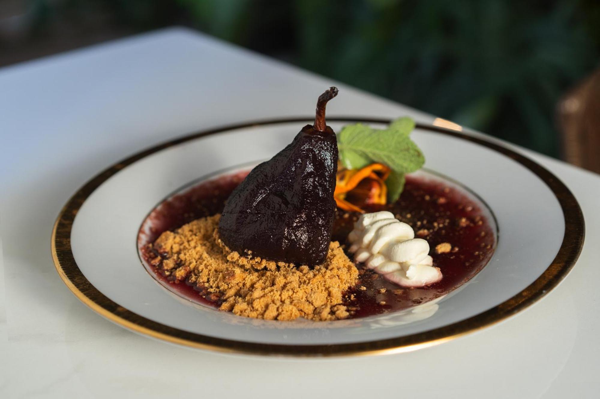Termales El Otono Hotel La Enea Exterior photo A pear dessert