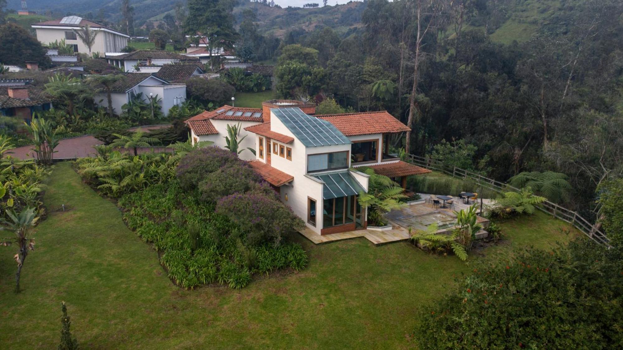 Termales El Otono Hotel La Enea Exterior photo The house of the writer in the town of San Isidro de El General, Costa Rica.