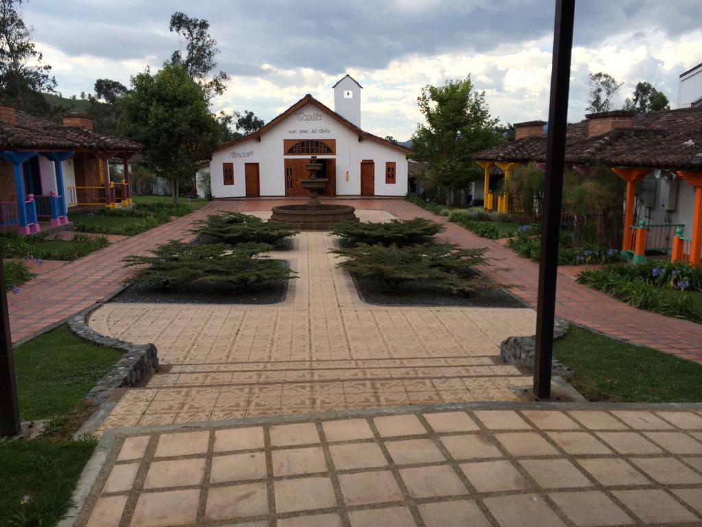 Termales El Otono Hotel La Enea Exterior photo View of the main square in La Capilla