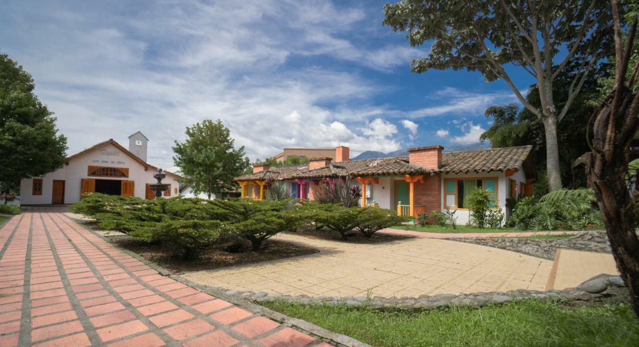 Termales El Otono Hotel La Enea Exterior photo View of the Hacienda Santa Bárbara