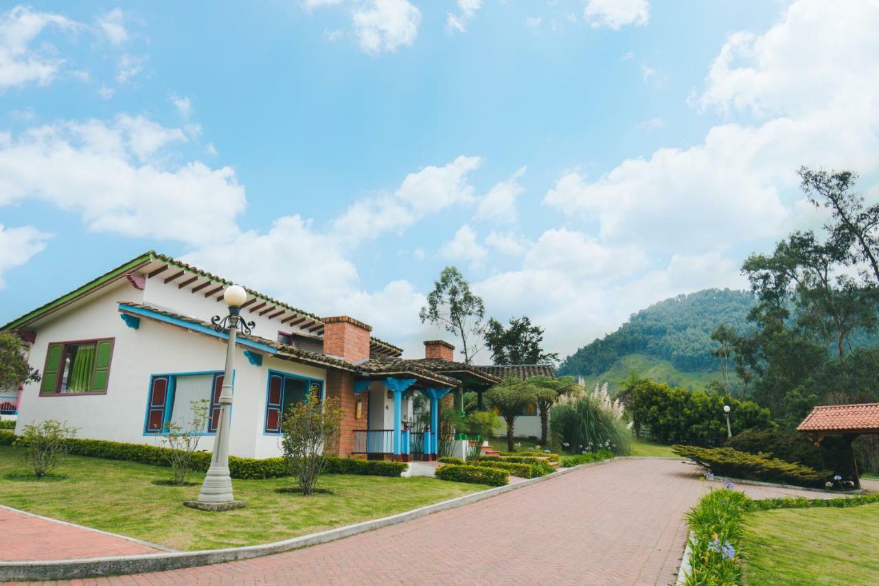 Termales El Otono Hotel La Enea Exterior photo View of the town of La Capilla